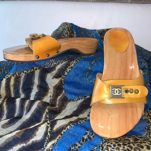 Chanel Coco, Mark Wood Mules, Cream Patent Leather Sandal, Sz 40